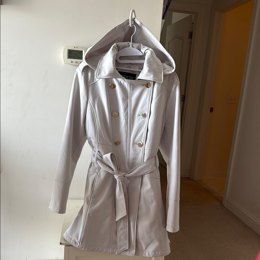 GUESS Women's Double-Breasted Belted trench coat in light gray